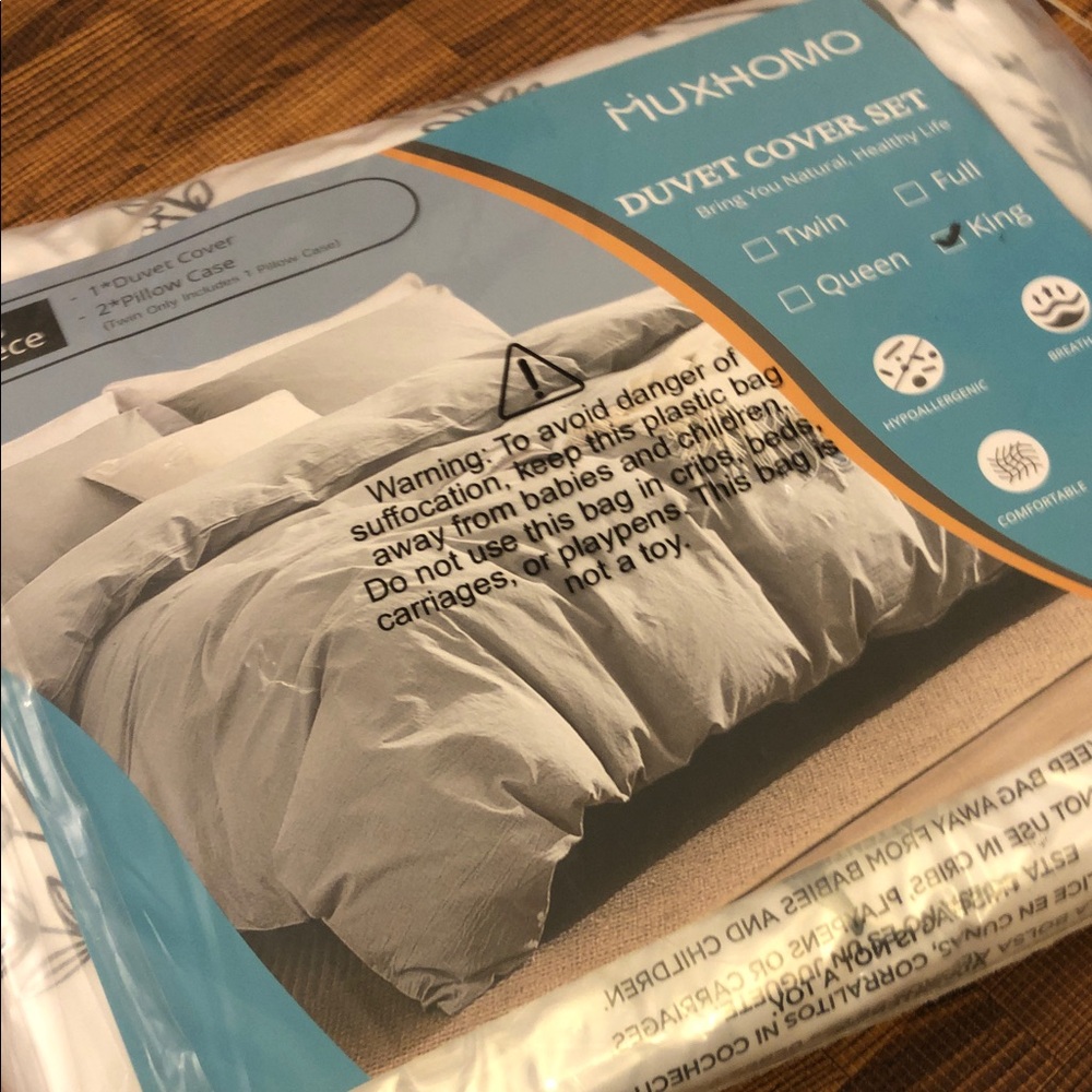 🆕Amazon White and Gray Floral Duvet Cover Set. size King - Picture 4 of 9